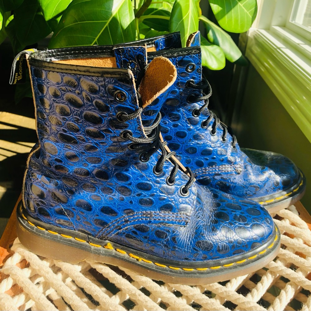 Vintage 1990’s Blue Alligator Dr. Martens Boots.Mint Condition. Made in England - Picture 9 of 14